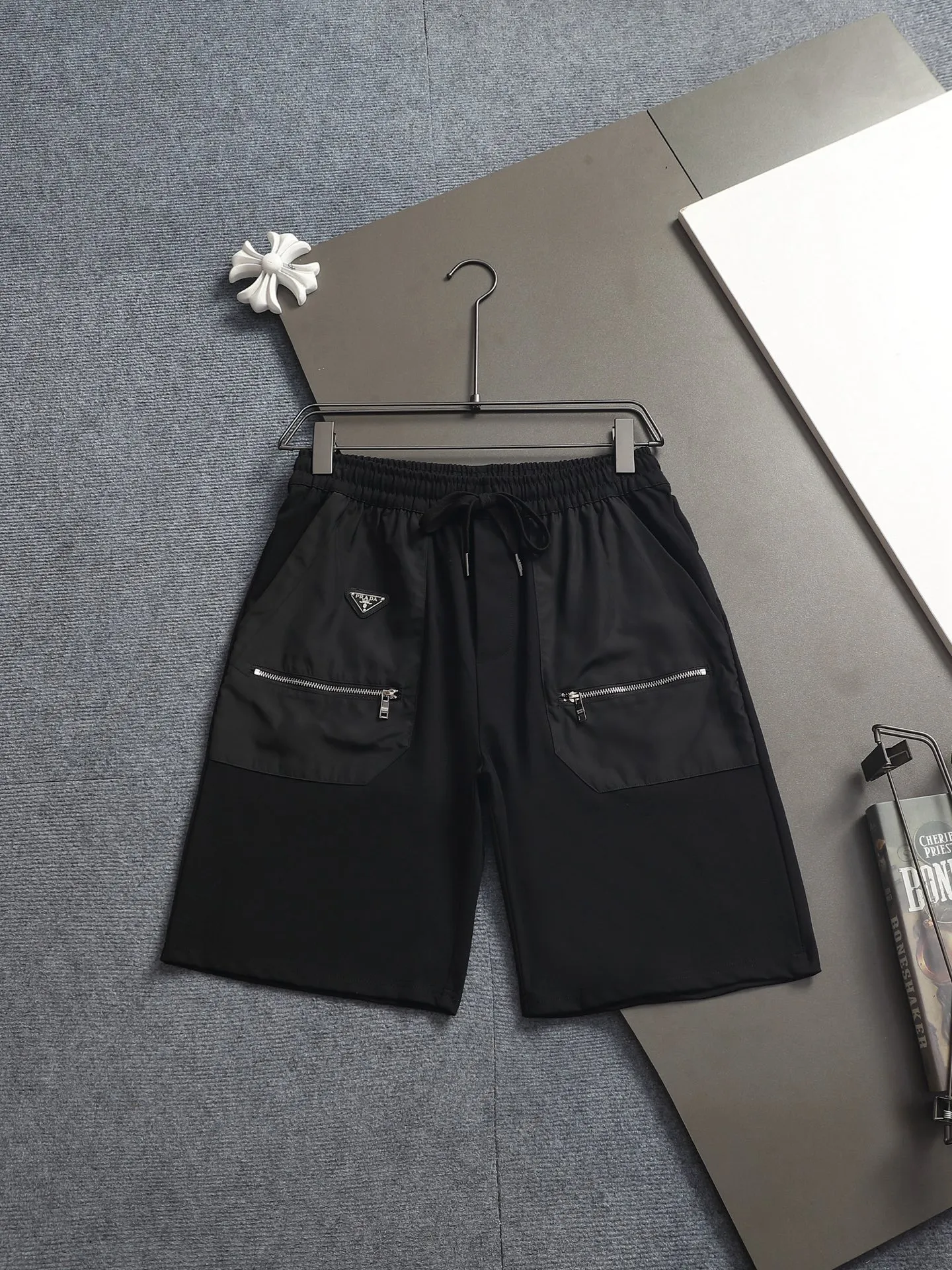 Premium PRADA 2025 New Arrival ， Breathable ， ， ， Quality。 ！ ， ！ Sizes：S M L XL ：Black Blue